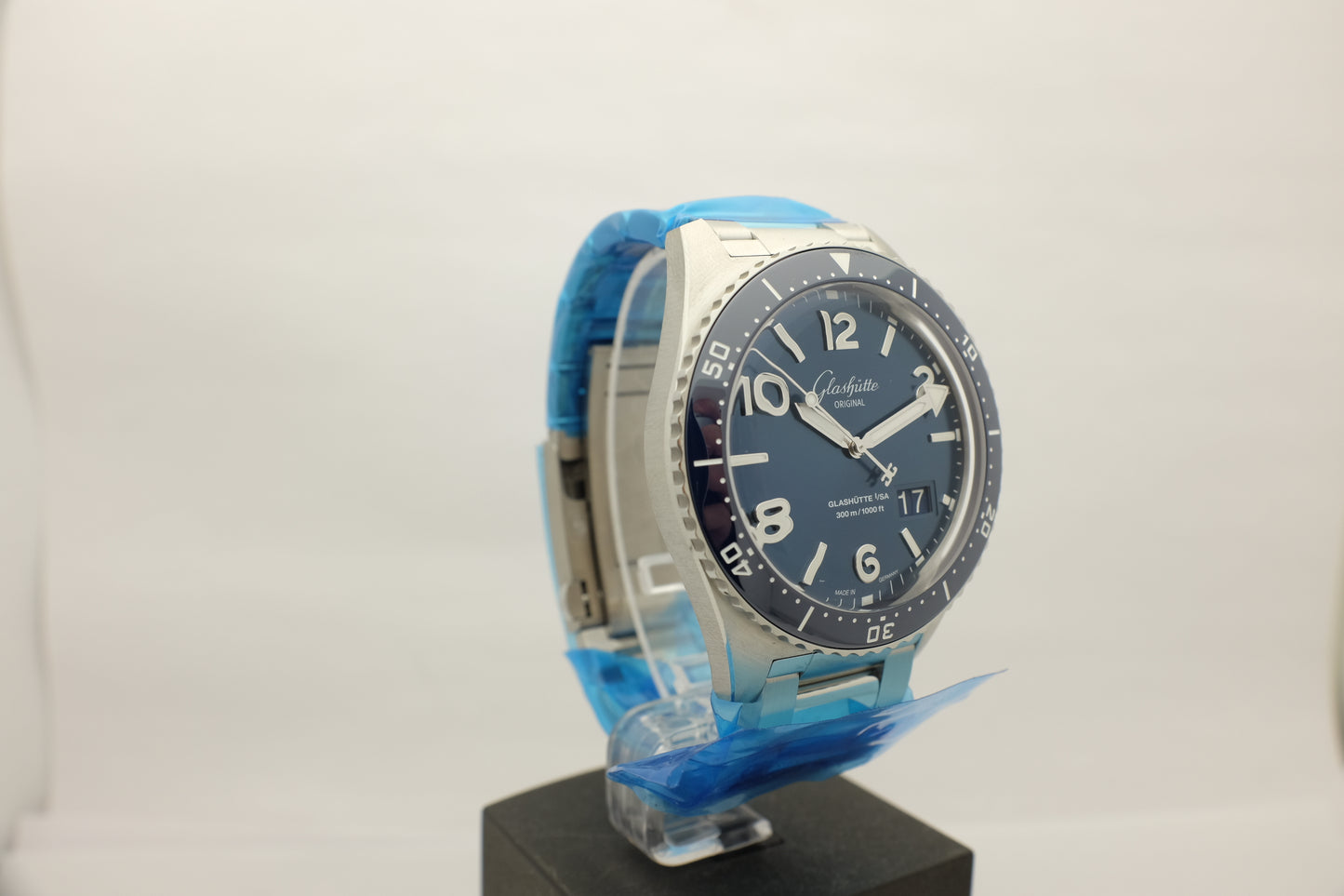 Glashutte SeaQ Panorama Date 43MM 1-36-13-02-81-70 Box Papers 2019 BRAND NEW