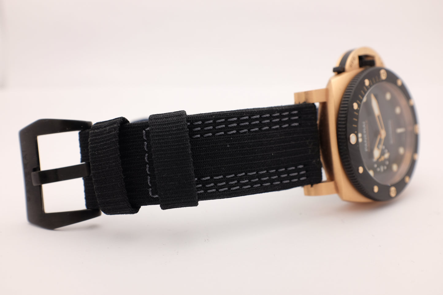 Panerai Luminor Submersible Goldtech OroCarbo 44MM Pam.01070