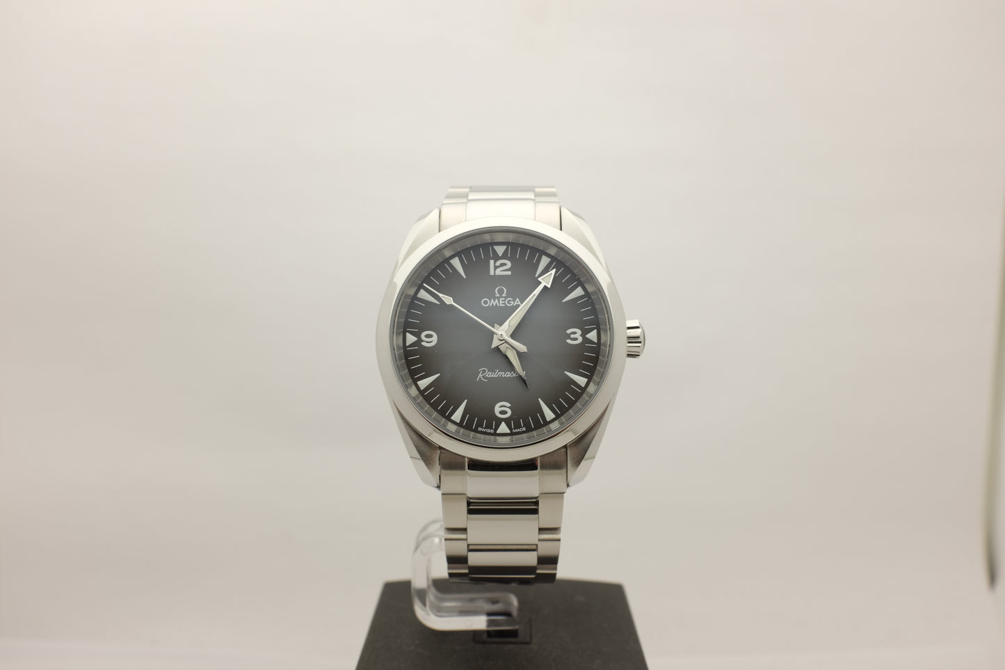 Omega Railmaster Steel Grey 38MM 235.12.382.00.6001 Box Papers 2025
