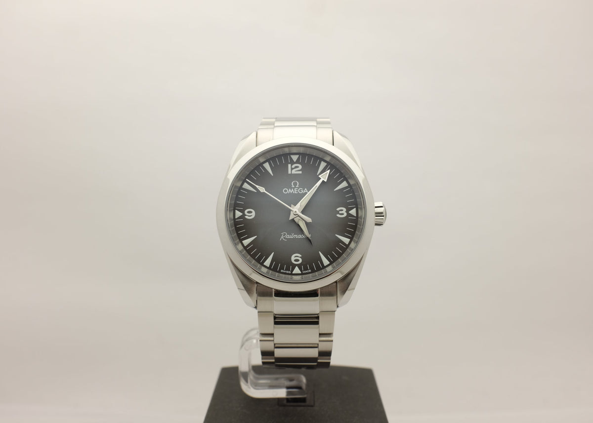 Omega Railmaster Steel Grey 38MM 235.12.382.00.6001 Box Papers 2025