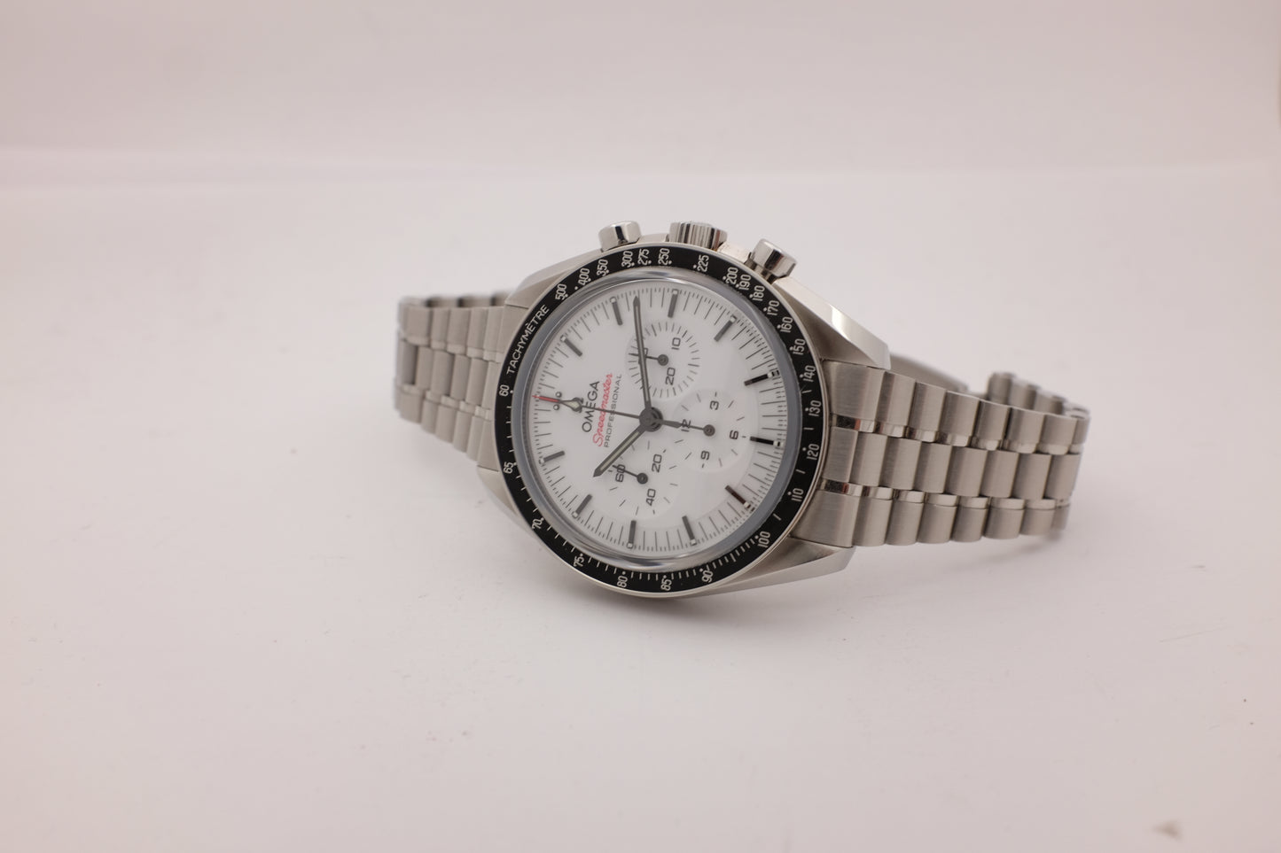 Omega Speedmaster Moonwatch White 42MM 310.30.42.50.04.001 Box Papers 2024