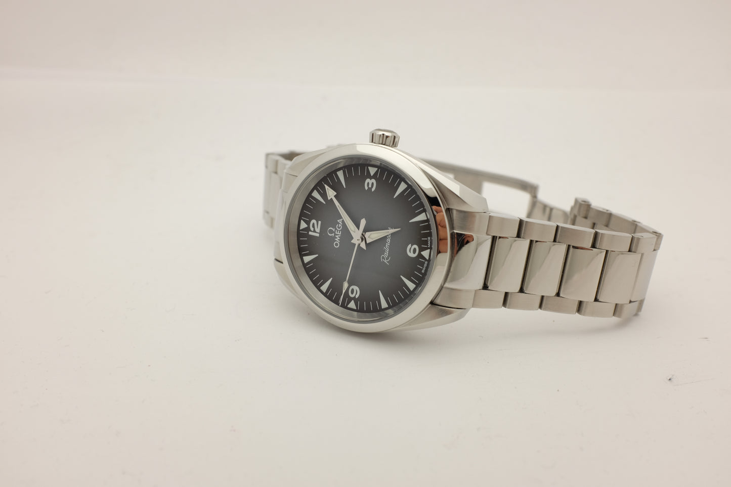 Omega Railmaster Steel Grey 38MM 235.12.382.00.6001 Box Papers 2025