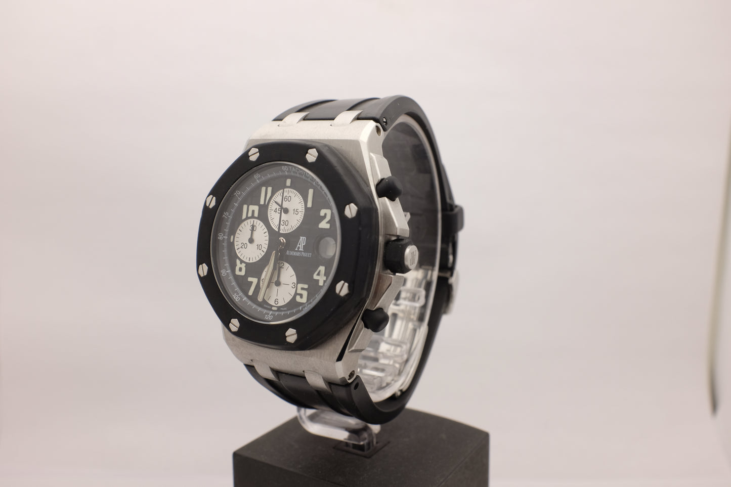 Audemars Piguet Royal Oak Offshore Rubberclad Black 42MM Box Archive Papers 2005