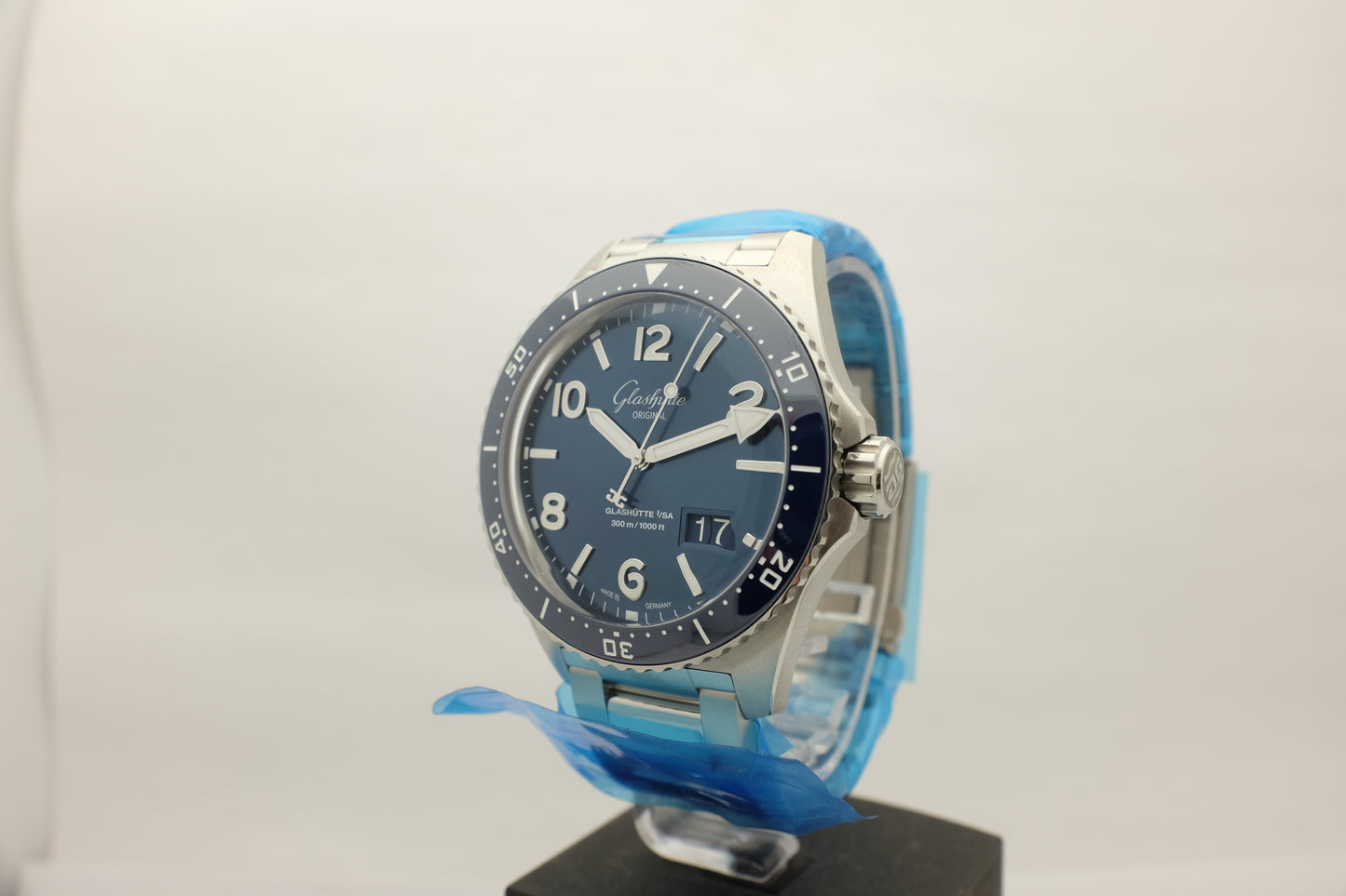 Glashutte SeaQ Panorama Date 43MM 1-36-13-02-81-70 Box Papers 2019 BRAND NEW