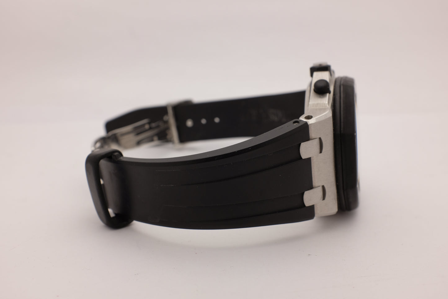 Audemars Piguet Royal Oak Offshore Rubberclad Black 42MM Box Archive Papers 2005
