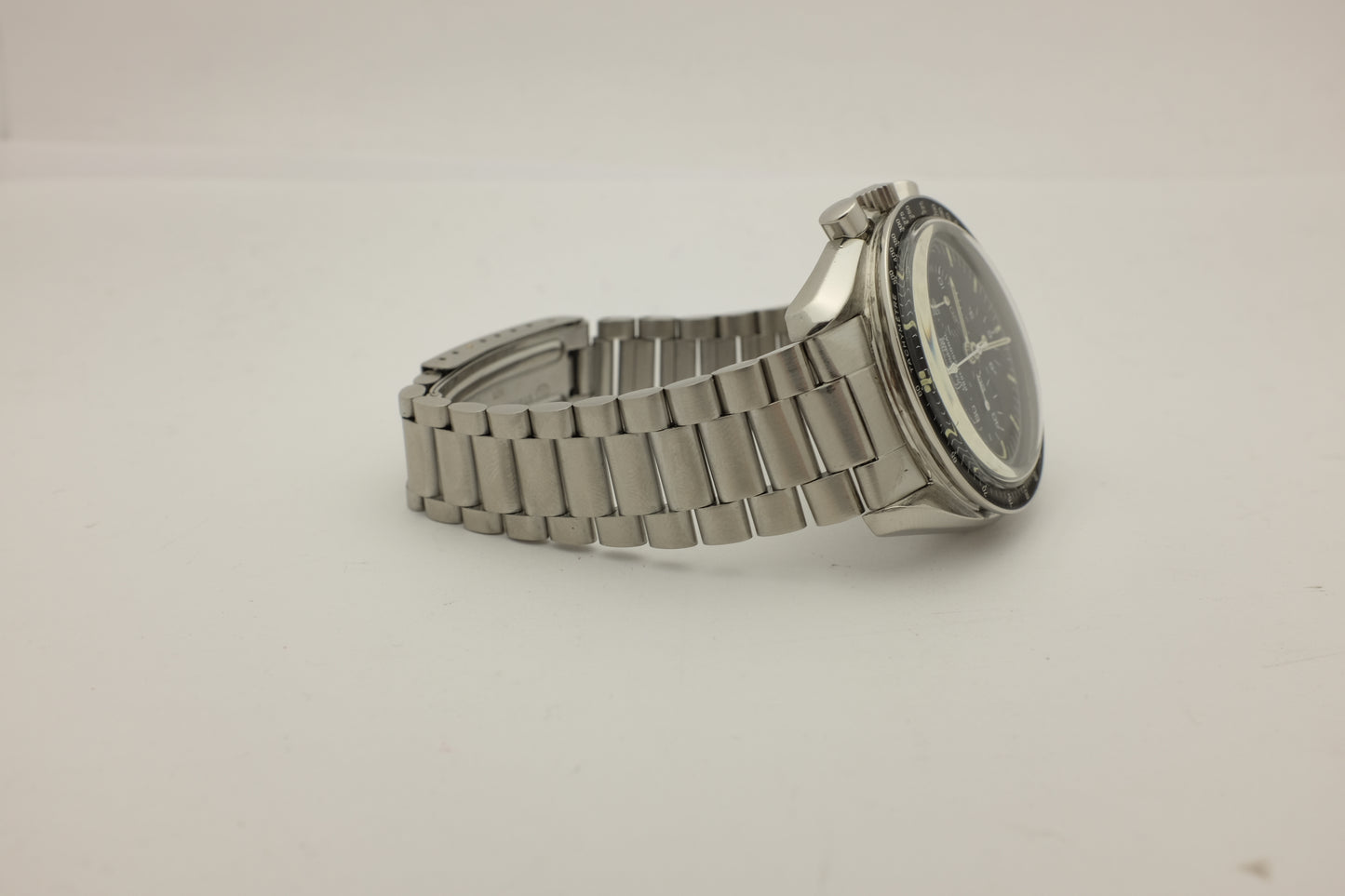 Omega Speedmaster Moonwatch Chronograph 42MM 145.002-67