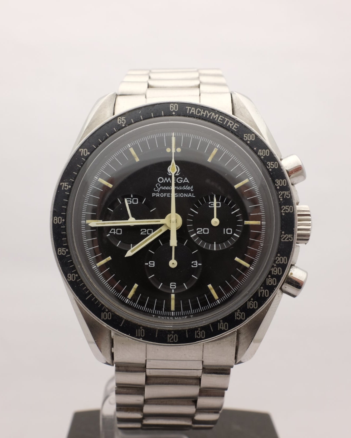 Omega Speedmaster Moonwatch 42MM 145.0022 Circa 2005
