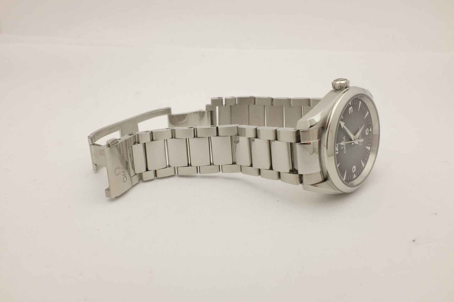Omega Railmaster Steel Grey 38MM 235.12.382.00.6001 Box Papers 2025