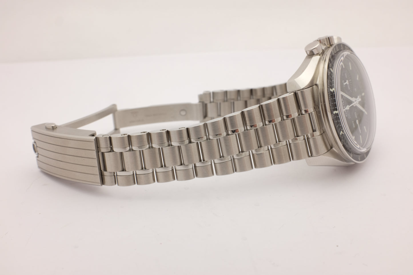 Omega Speedmaster Moonwatch Chronograph Black 42MM 310.30.42.50.01.002 Box Papers 2021