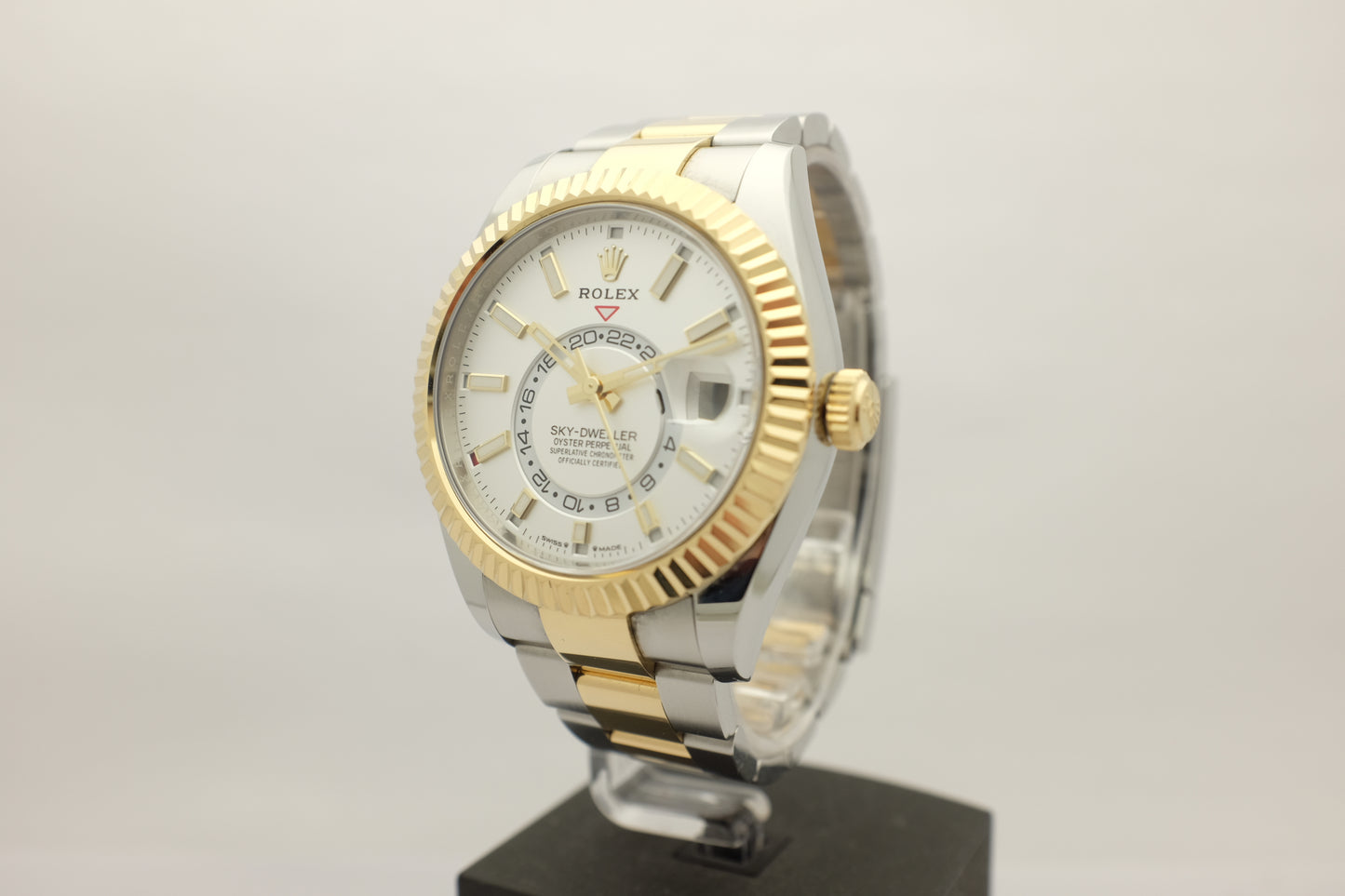 Rolex Sky-Dweller 18 kt Yellow Gold Steel 42MM 336933 Box Papers 2024