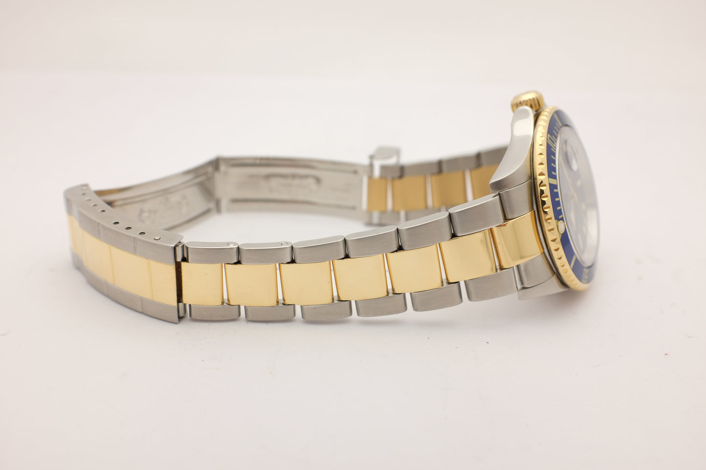Rolex Submariner 18k Yellow Gold Steel Blue 16613 40MM